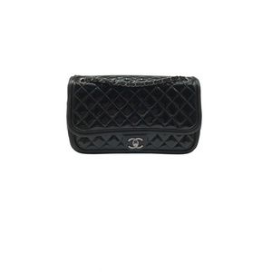 ❤️SOLD❤️Chanel Classic Flap Medium Quilted Patent Leather